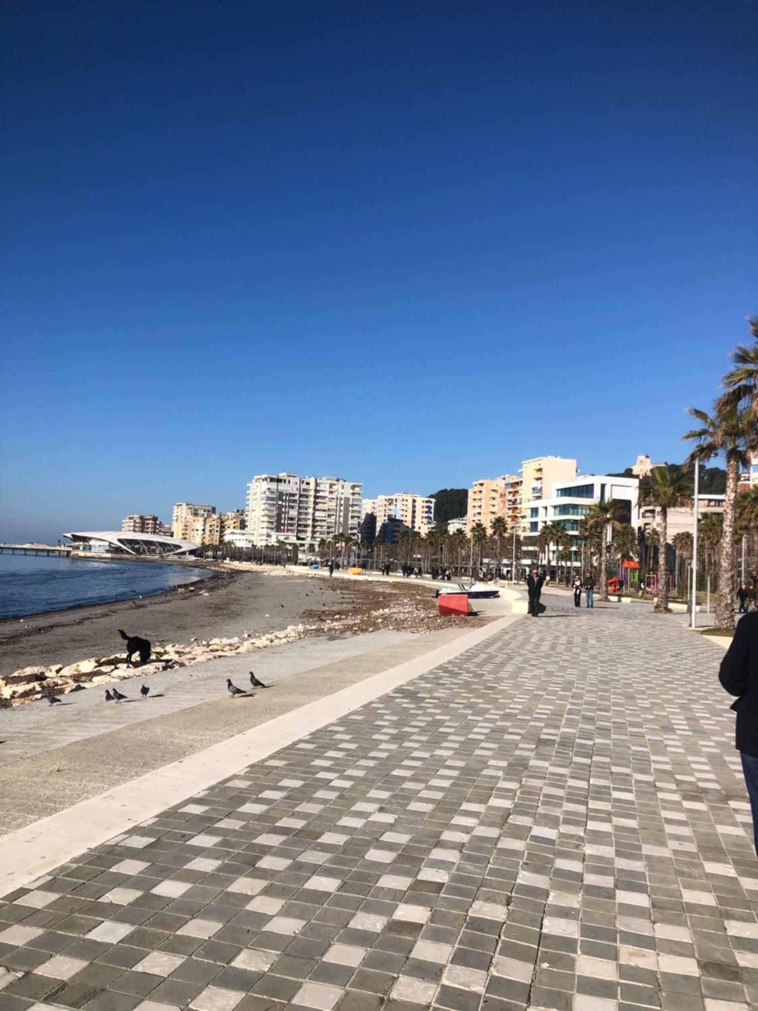 Vollga Four Seasons Apartment Durrës Eksteriør billede