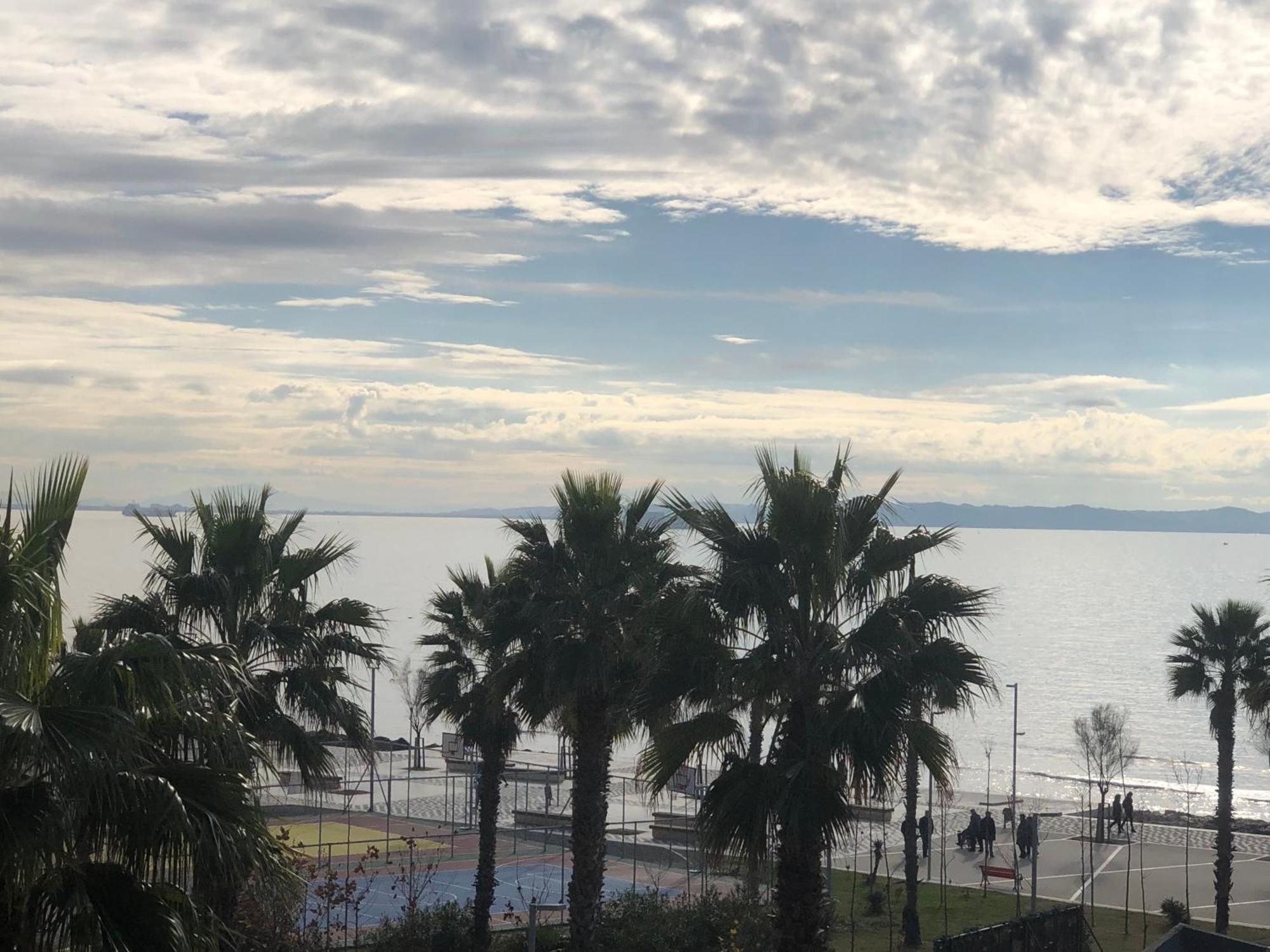 Vollga Four Seasons Apartment Durrës Eksteriør billede