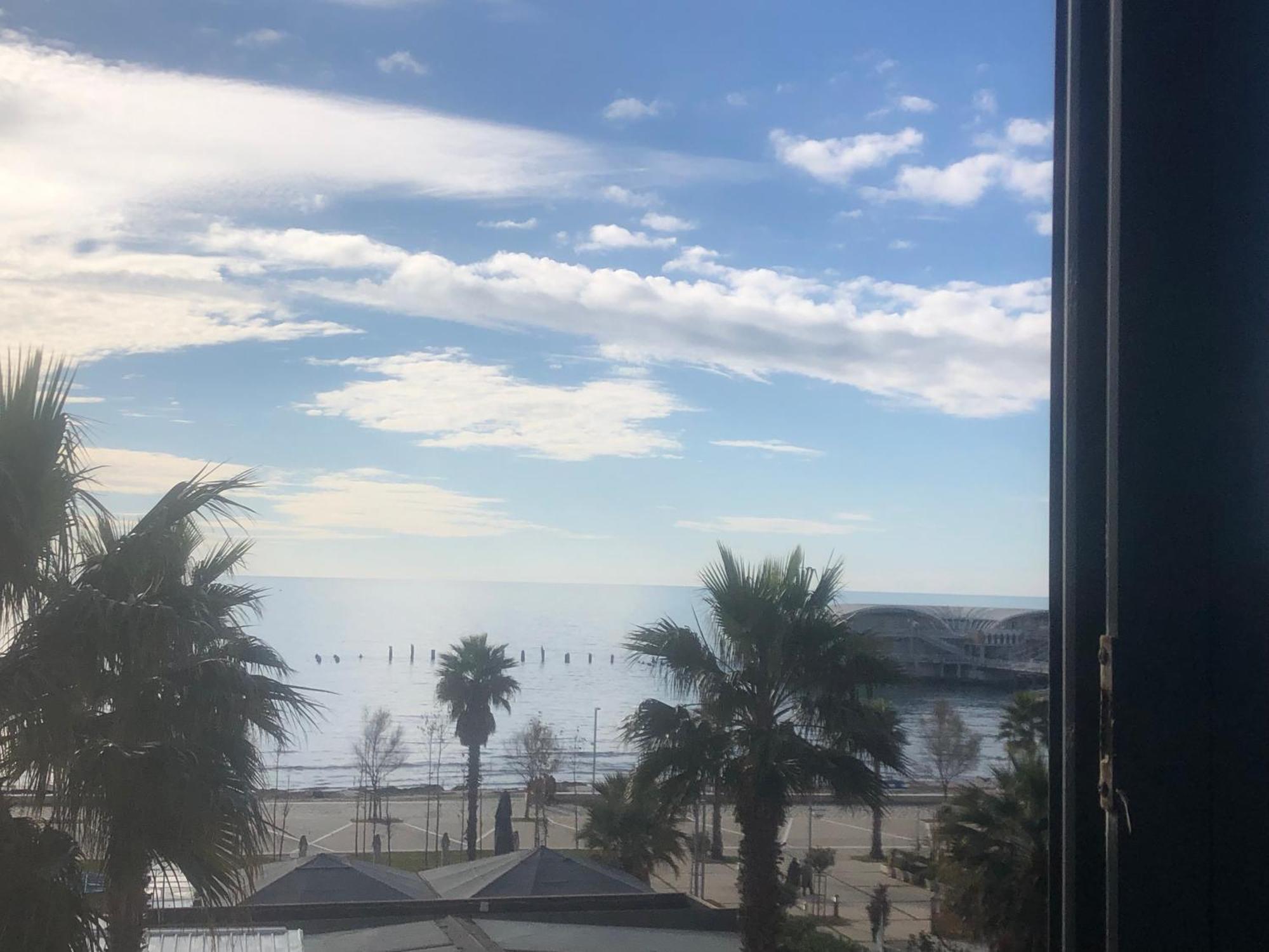 Vollga Four Seasons Apartment Durrës Eksteriør billede