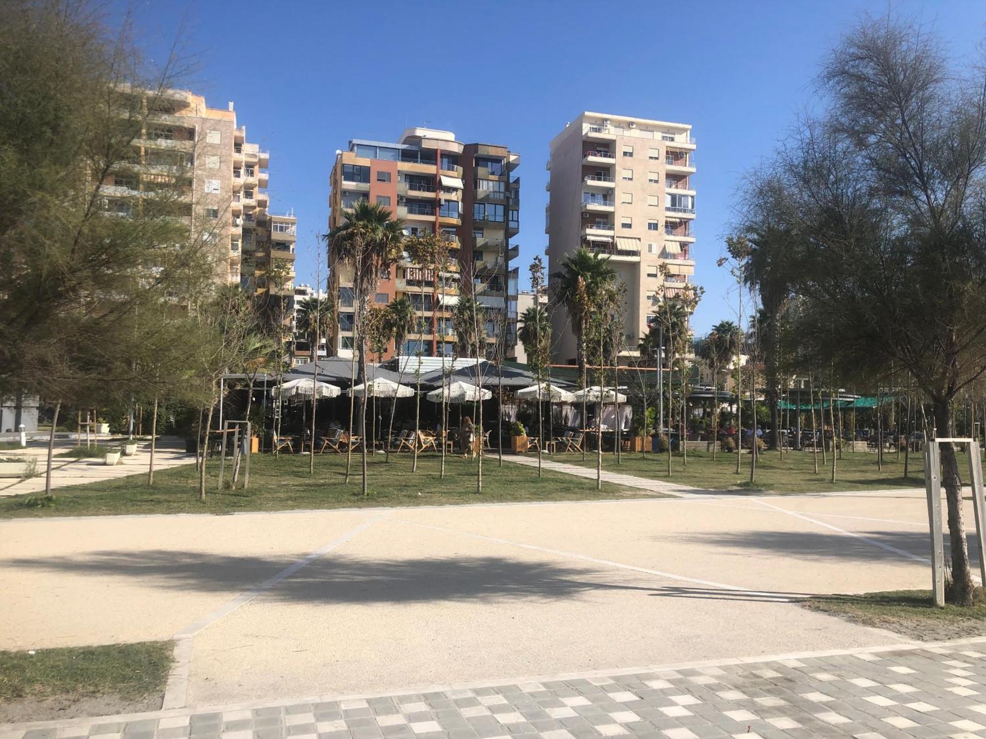 Vollga Four Seasons Apartment Durrës Eksteriør billede